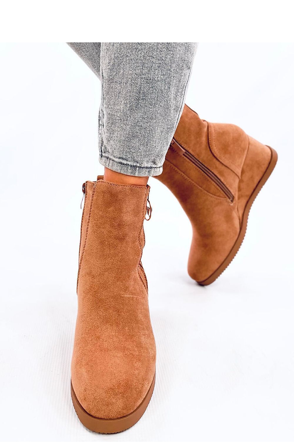  Buskin boots model 201390 Inello 