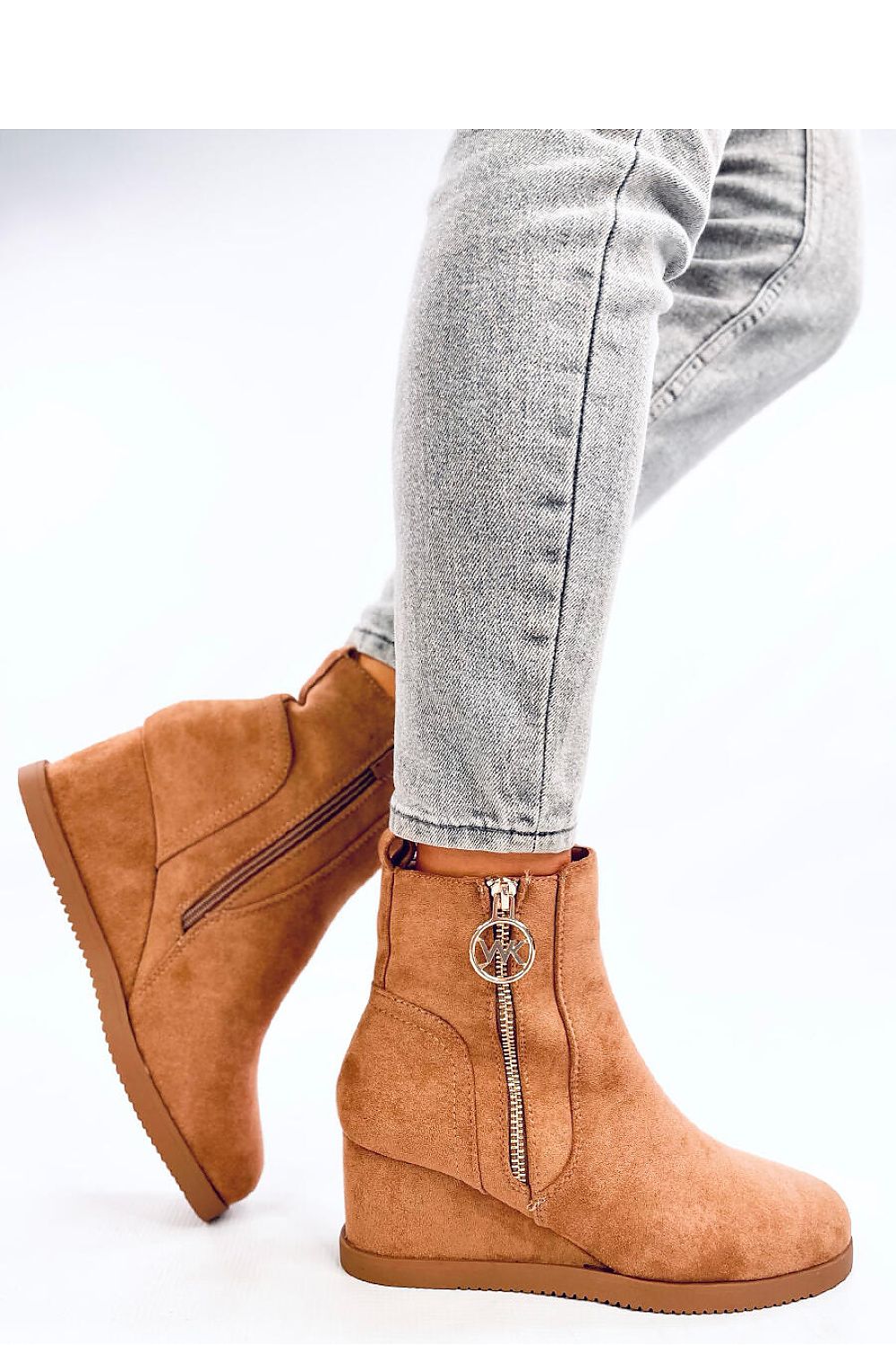  Buskin boots model 201390 Inello 