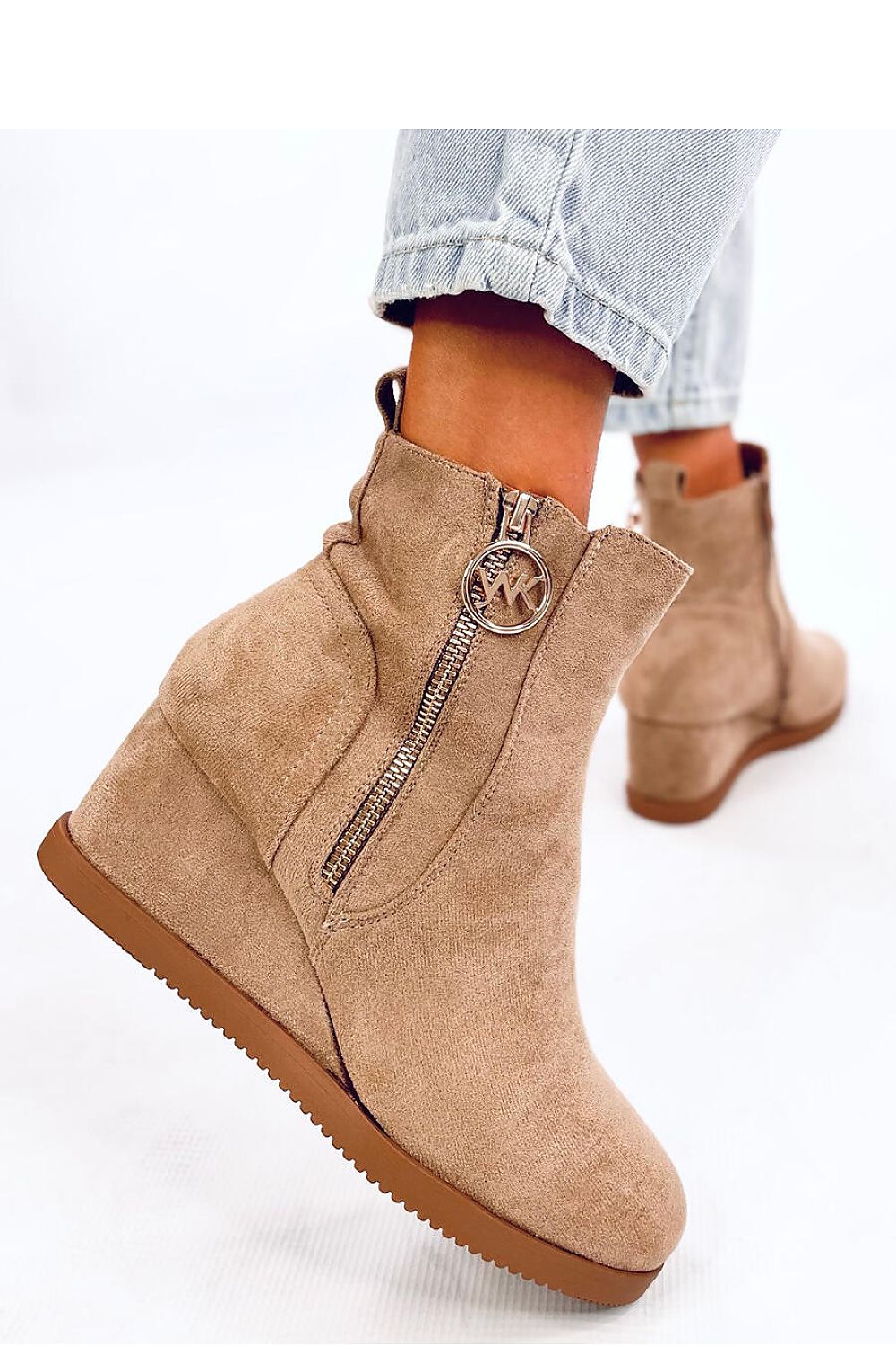  Buskin boots model 201391 Inello 