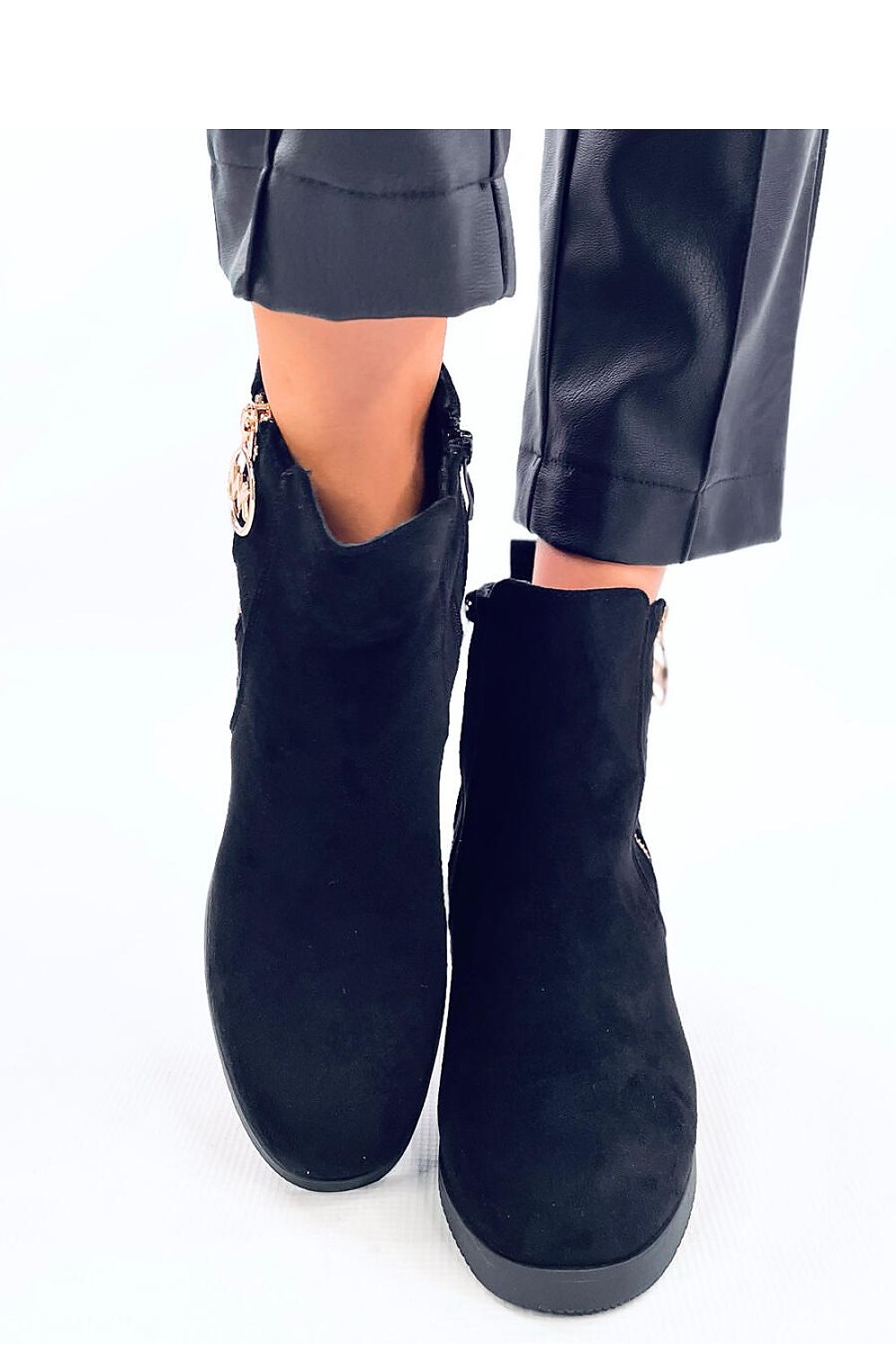  Buskin boots model 201392 Inello 