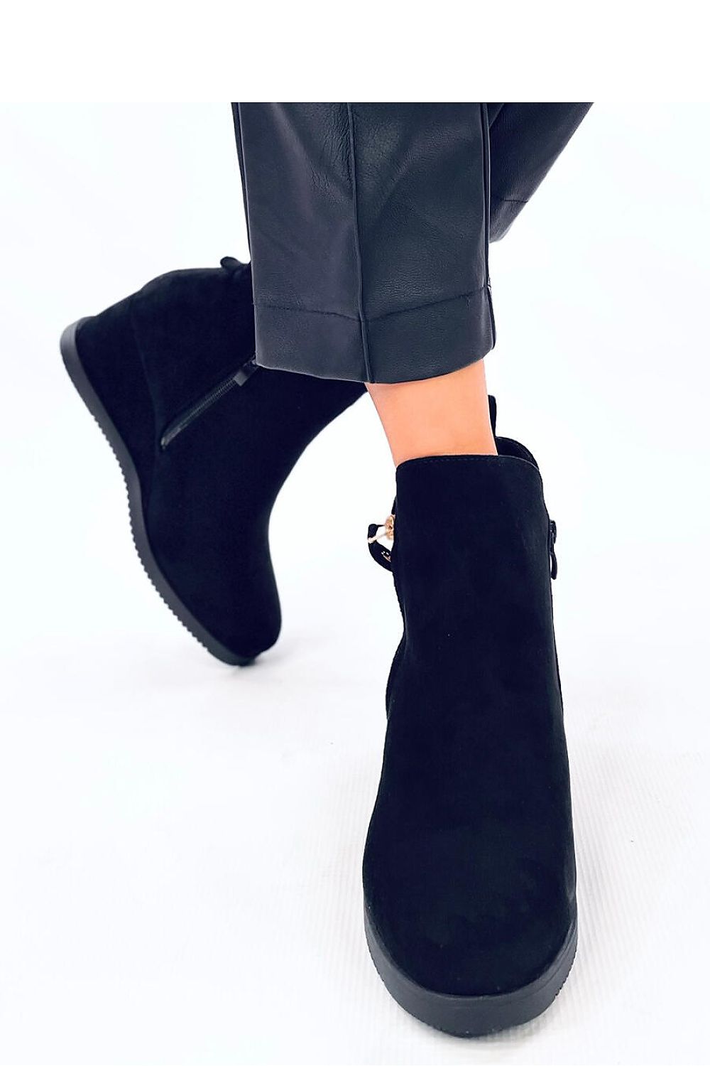  Buskin boots model 201402 Inello 