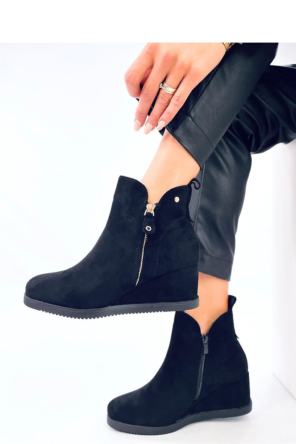  Buskin boots model 201402 Inello 
