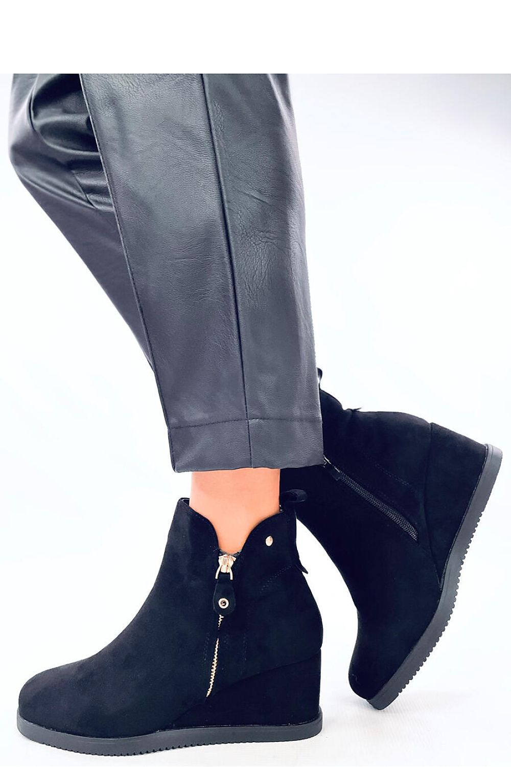  Buskin boots model 201402 Inello 
