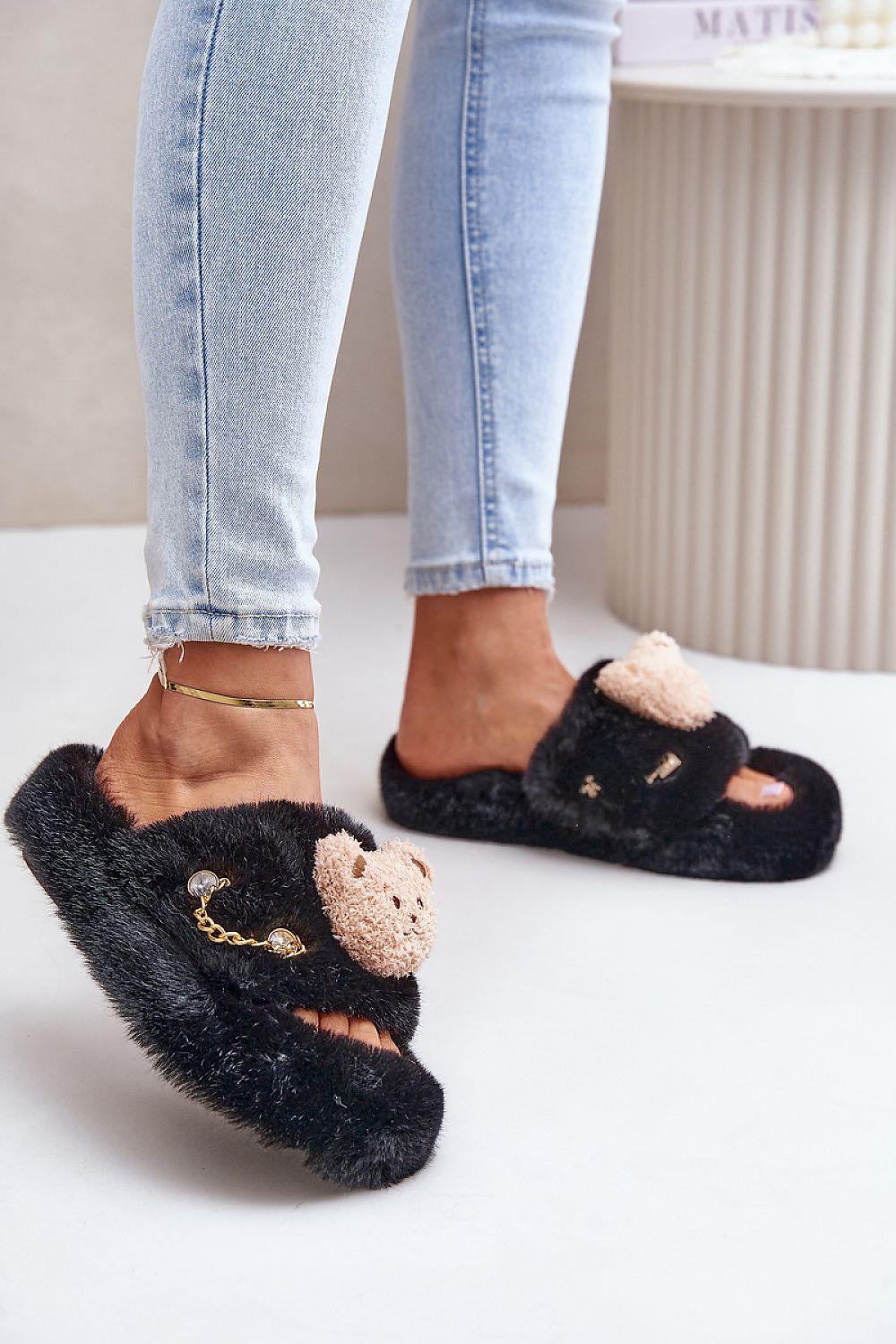  Slippers model 202175 Step in style 