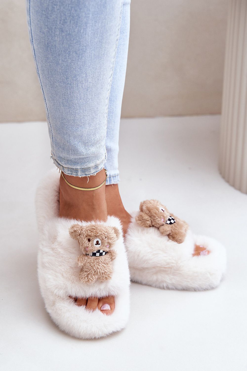  Slippers model 202176 Step in style 