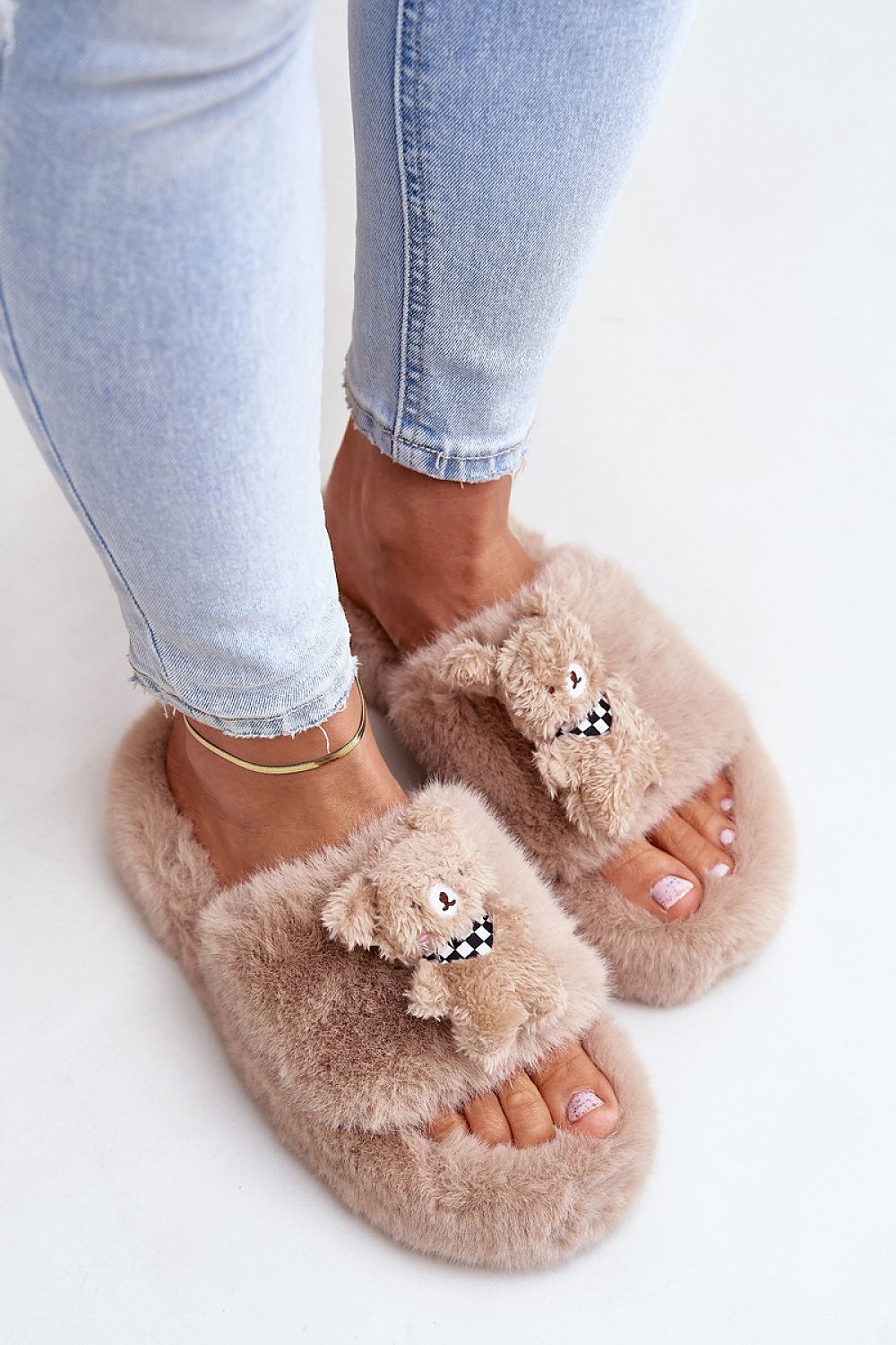  Slippers model 202178 Step in style 