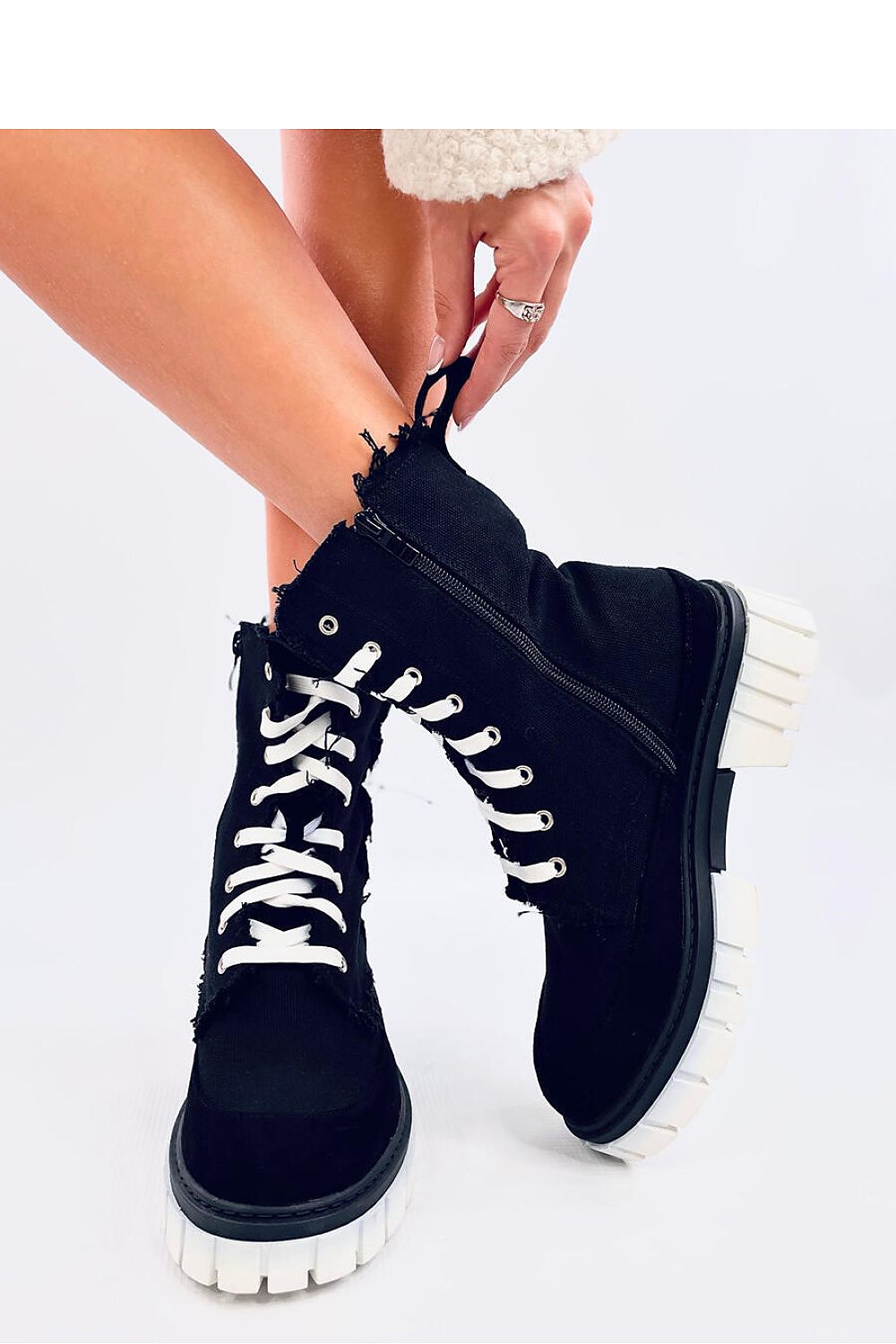  Boots model 203030 Inello 