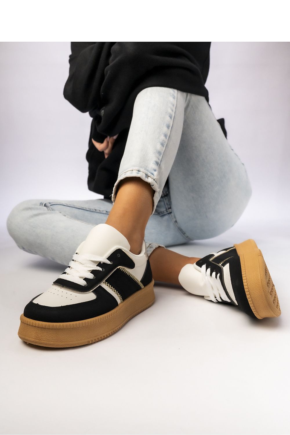  Sneakers model 210573 Inello 