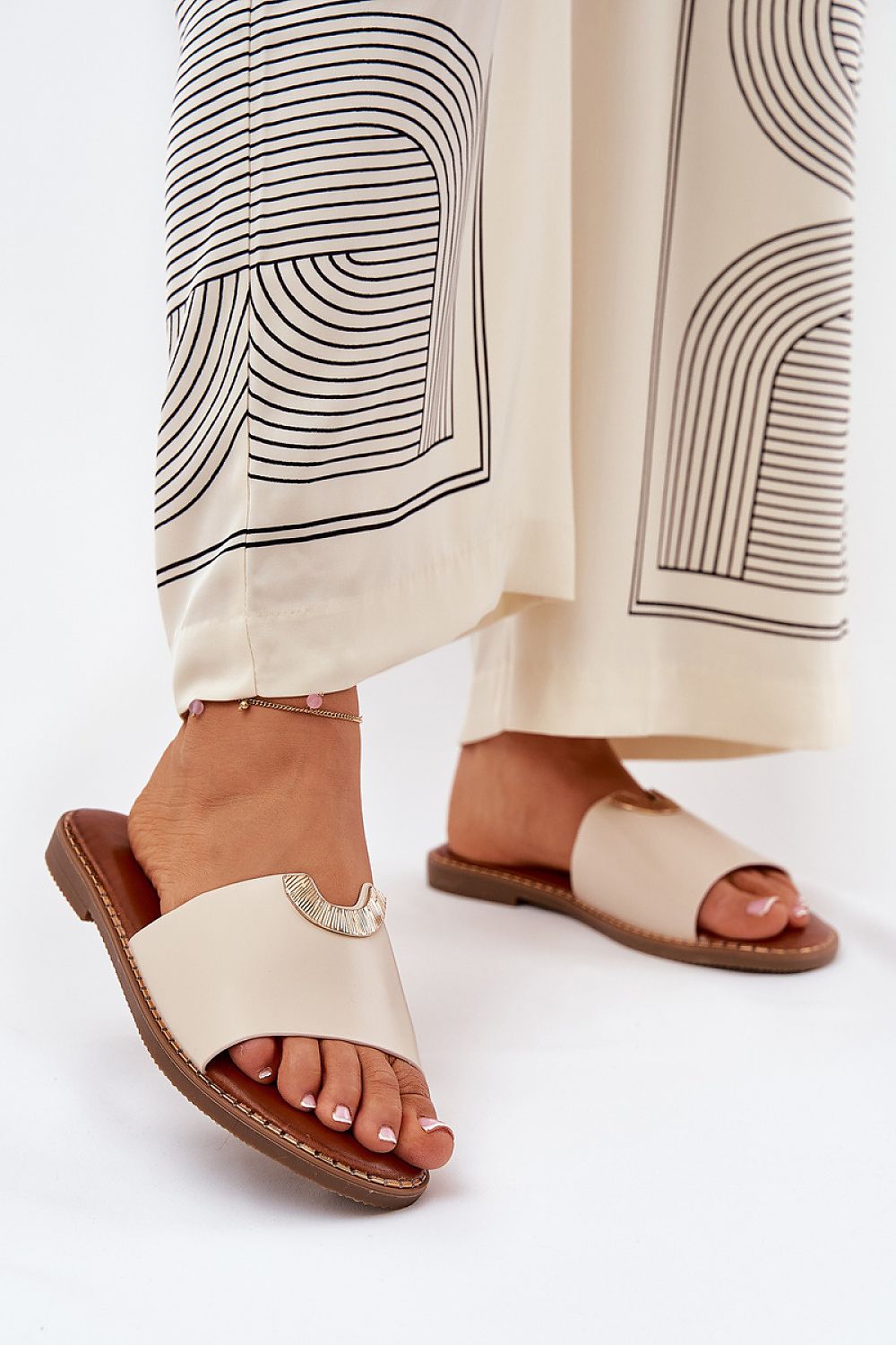  Flip-flops model 211706 Step in style 