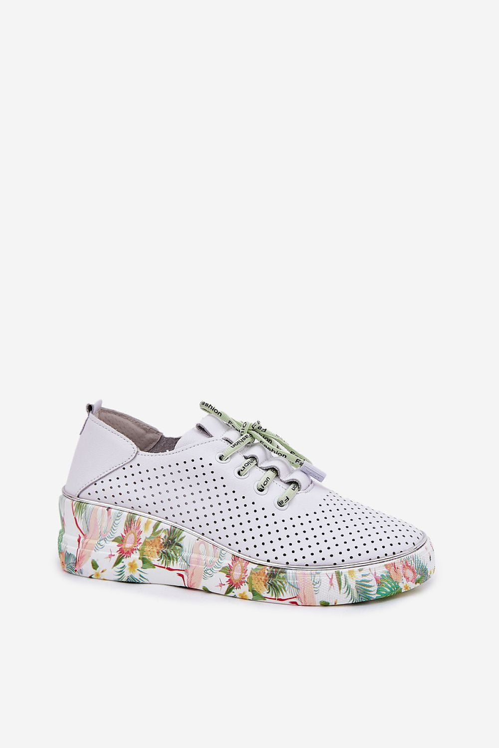  Low Shoes model 212555 Step in style 