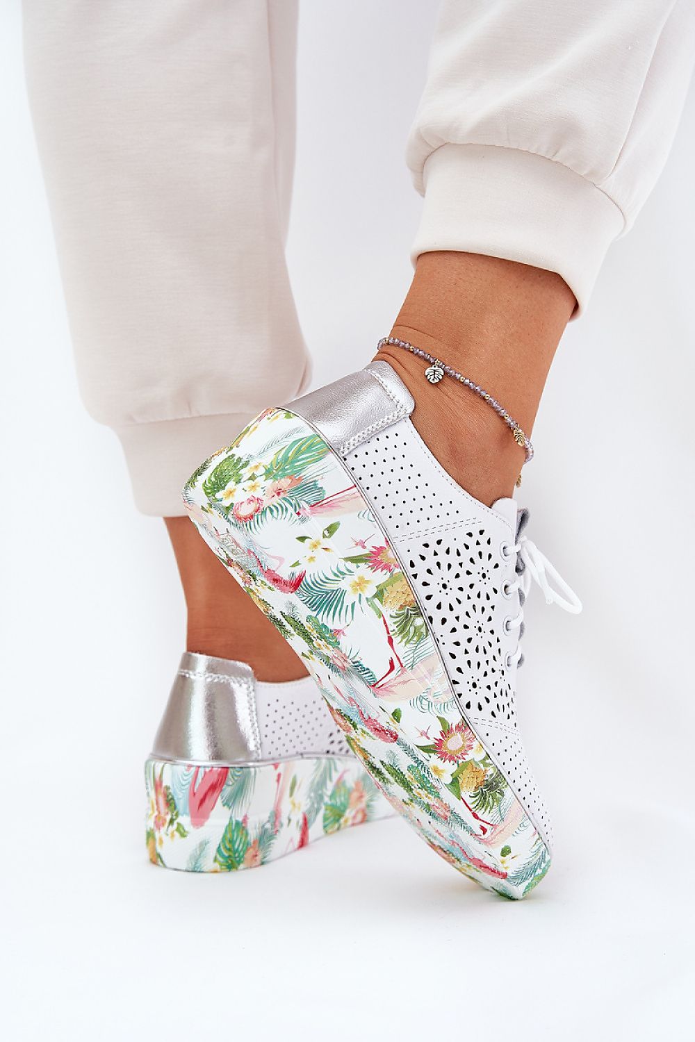  Low Shoes model 212564 Step in style 