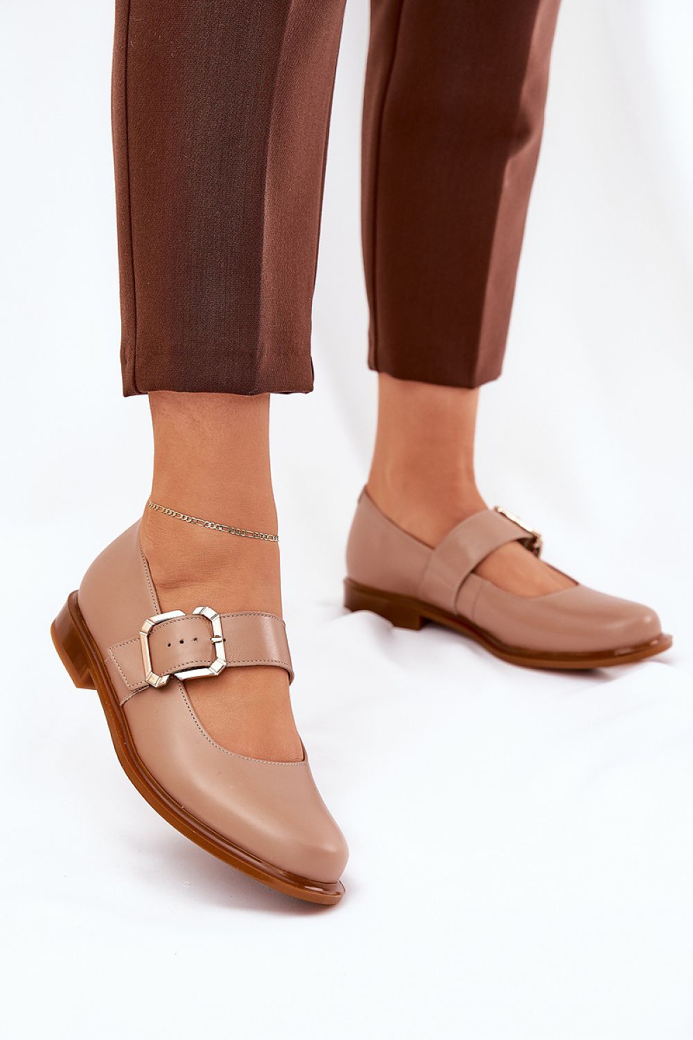  Low Shoes model 212574 Step in style 