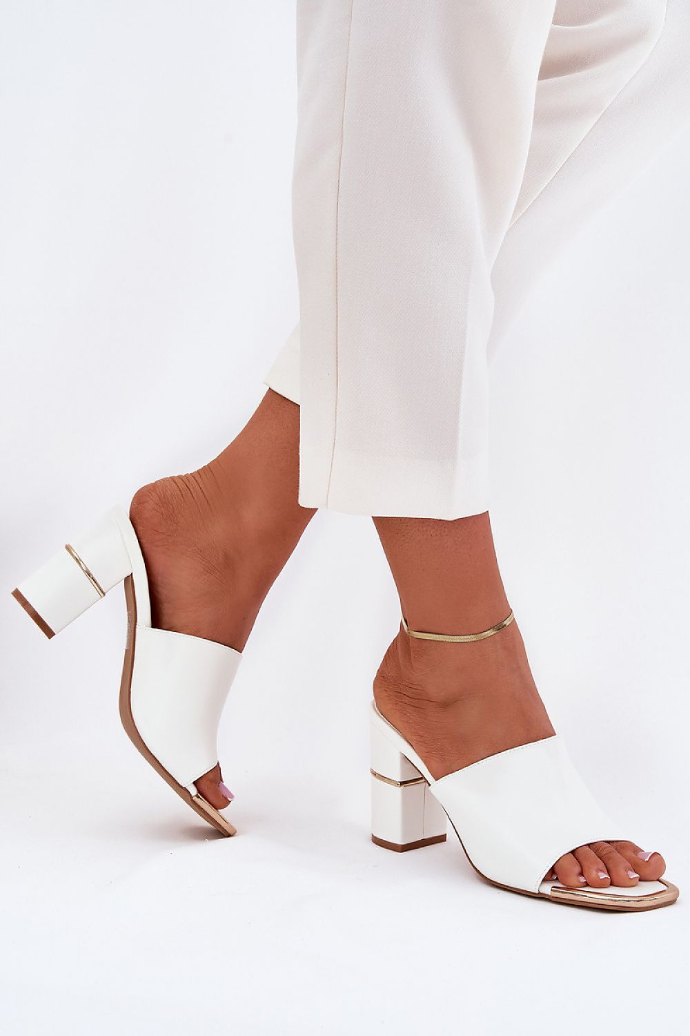  Flip-flops model 215418 Step in style 
