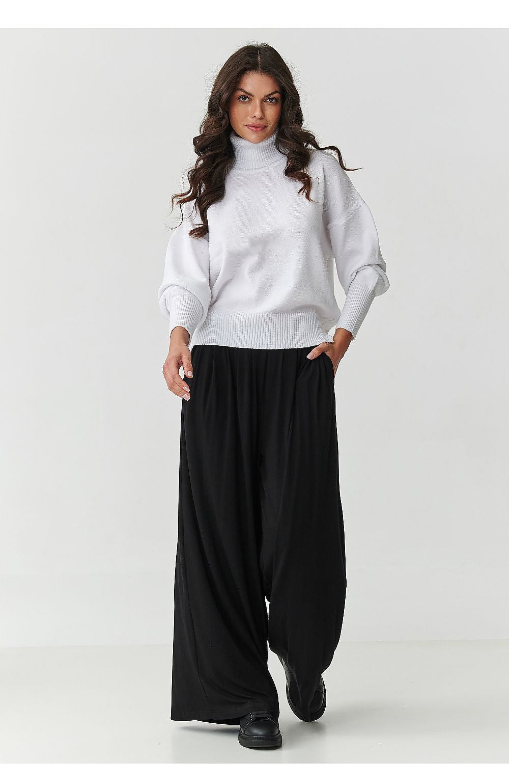  Turtleneck model 217399 Makadamia 