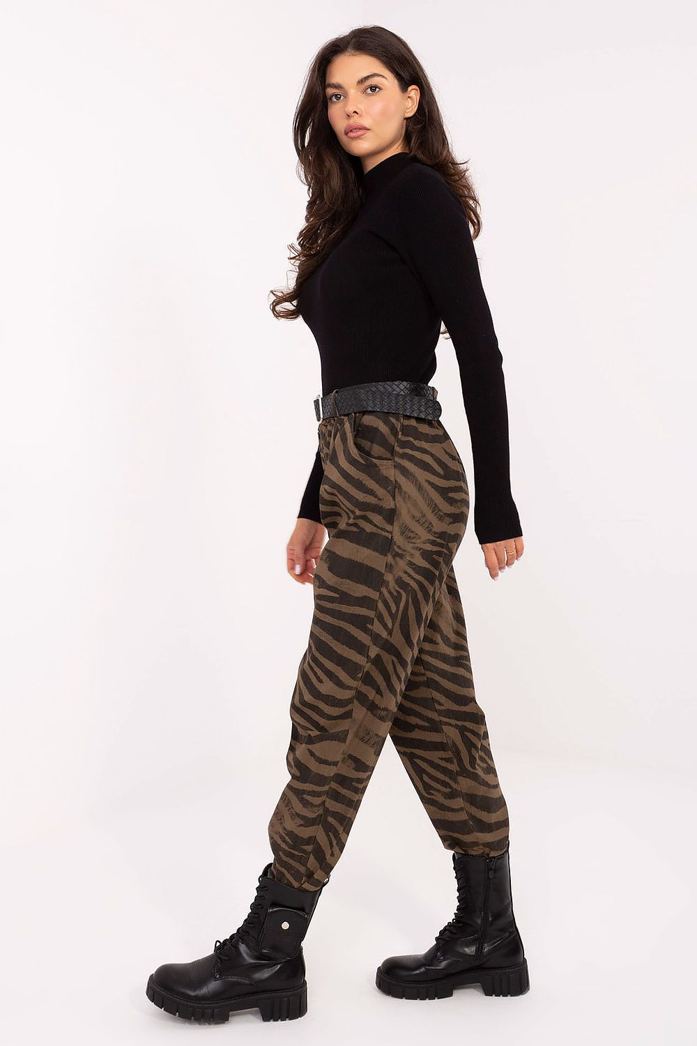  Women trousers model 218441 Italy Moda 