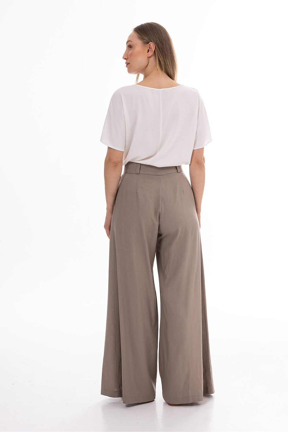  Women trousers model 225299 awama 