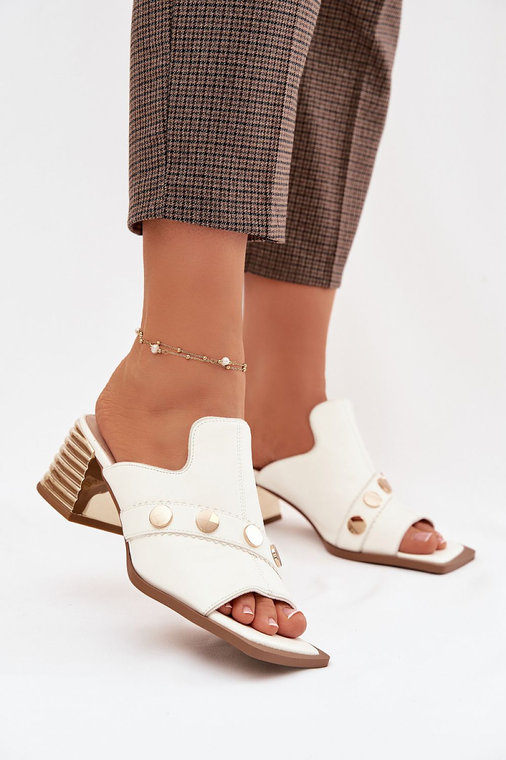  Flip-flops model 225351 Step in style 