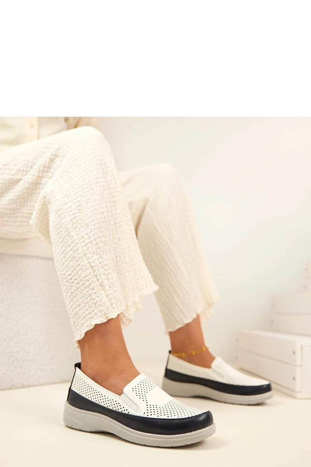  Half shoes model 225601 Solea 