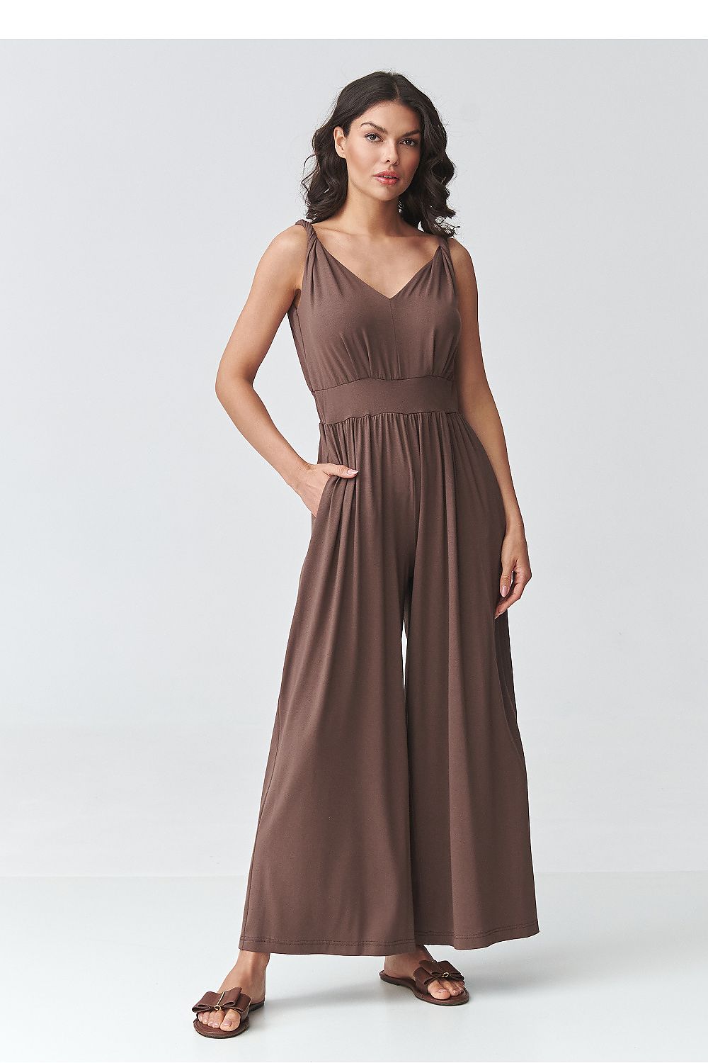  Suit model 225658 Makadamia 