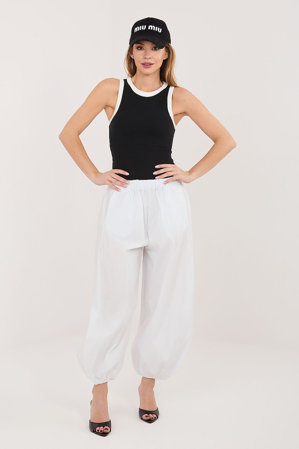  Women trousers model 225855 Rue Paris 