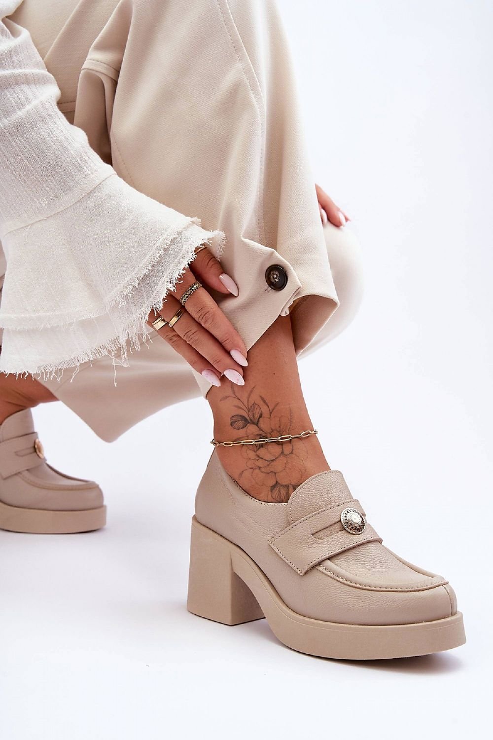 Heeled low shoes model 183950 Step in style