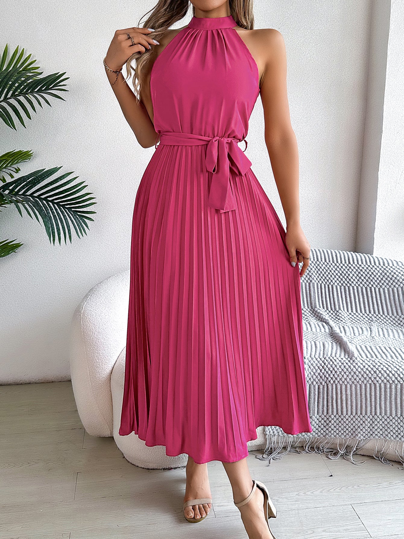Women's Elegant Stand Collar Sleeveless Tie Waist Pleated Maxi Dress